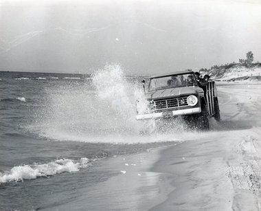 Bills Dune Rides - Postcard (newer photo)